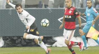 Bandeirinha do jogo Corinthians x Flamengo é afastado